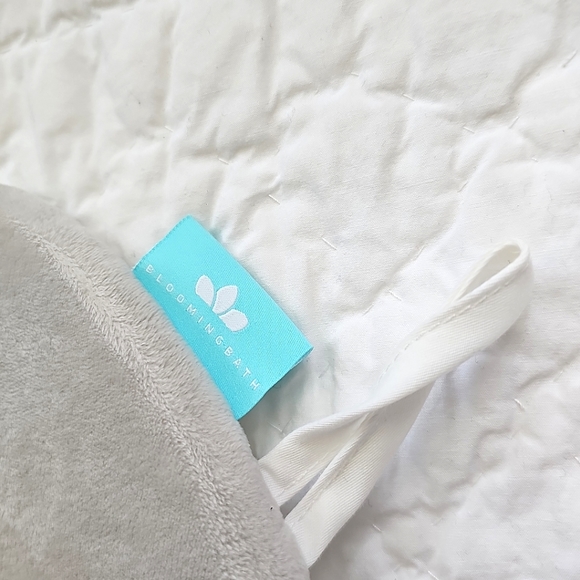 Blooming Bath Lotus Baby Bath Mat Gray Light Yellow 4 Petal Baby Sink Cushion - Picture 7 of 14